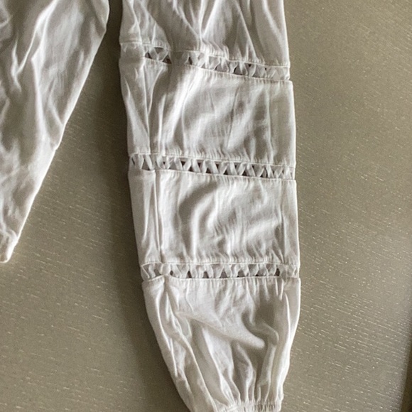 Lilly Pulitzer off shoulder top, white, SZ M, NWT - Picture 2 of 4